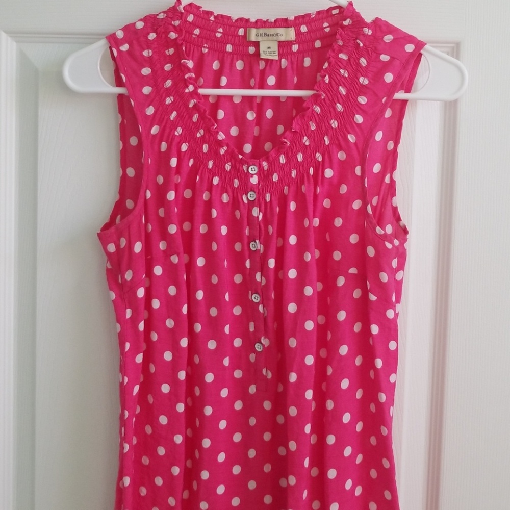 Bass sleeveless top